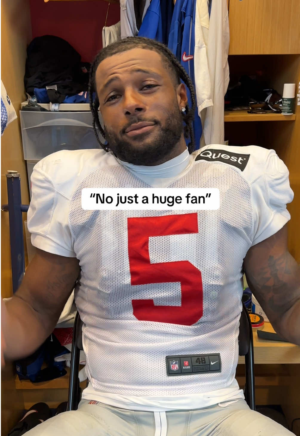 Just a fan 😌 #giants #excuseme #nfl #excusemedoyouworkhere #kayvonthibodeaux 