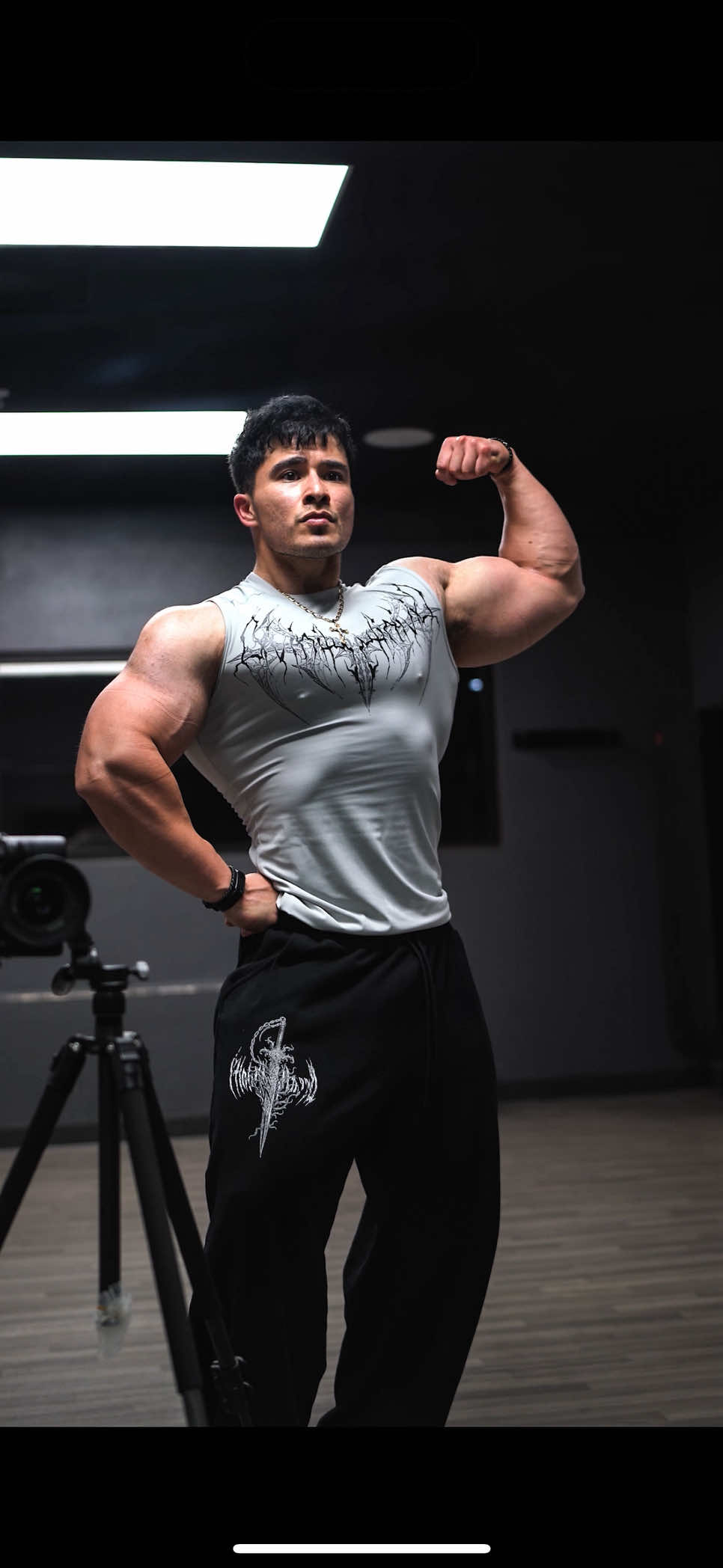 Mögging your favorite influencer that claims natty but blasts gear under the table😪 @Breathedivinity new drop live now, code BERNAL 👹🔱 