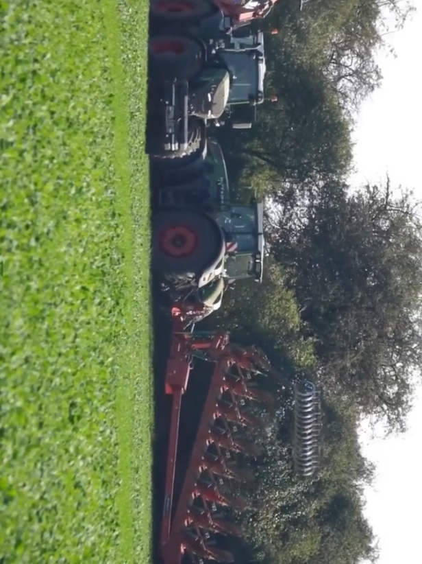 Mega pflügen 2025❗2x Fendt 942 und kverneland😱😬  #landwirtschaft#farmtok#fendt942#ploughing#pflügen @𝘽𝙤𝙜𝙙𝙖𝙣^𝙉𝙕  @Fendt Global  @Vsn Dániel  @ʙᴀꜱᴛɪ ɢᴇʀᴍᴀɴɪʏᴀ 