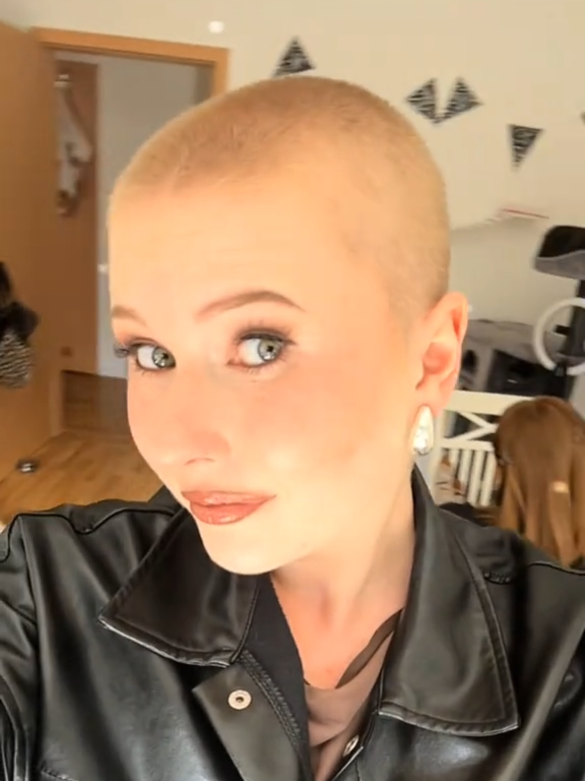 @elmoschmelmoo is buzzed and so pretty