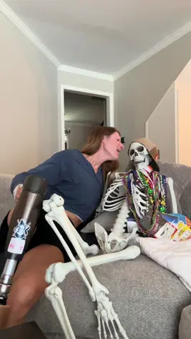 Think I can sweet talk Mr. Bones into a leg trade? #amputeelife #osseointegration #areyoureadyforit #amputeehumor 