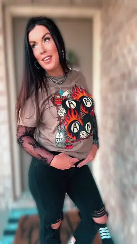 Yall ever just have that moment when you’re feeling your outfit and you know you look good? This is the song that runs through my head every time I’m on that level #OOTD #falloutfits 