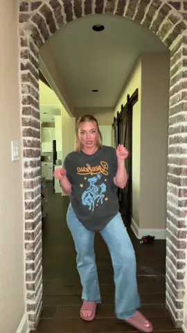 Comfy high waisted, wide leg jeans - also just noticed the white stuff on the floor and have no idea what my toddler got into but it will be in all the videos I filmed today 🙃 #comfyclothes #comfyoutfit #comfystyle #comfyjeans #stretchyjeans 