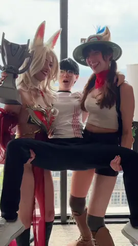 DRAGONCON DAY 1 #leagueoflegends #faker #ahricosplay #teemocosplay #dragoncon 