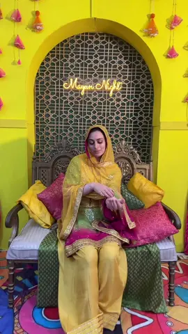honestly the best thing about my entire wedding was the MEHNDIII STUNNINGGNNGNG (to see who did it check my IG) #mehndi #henna #shaadi #fyp #wedding 