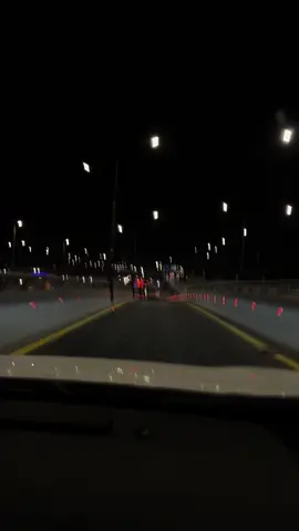 اذا مو بيك بيمن تستلذ روحي 🦋