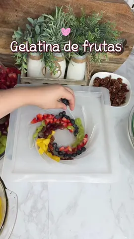 Gelatina de frutas 🍇 🍓🍑🫐                                                         -                                                -                                                   -                                                                   -                                                     - Dessert ideas #dessert #gelatina #jelly #jello #fyp 
