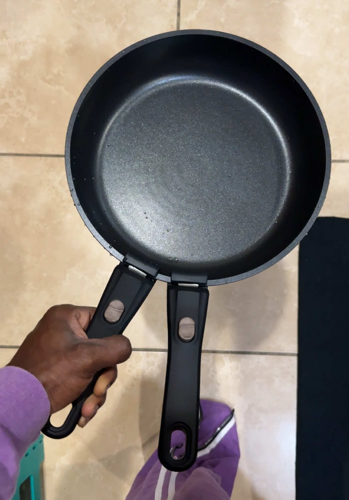 Upgrade your cooking pots with this set, comes with 2 removable handles! #nonstickcookware 