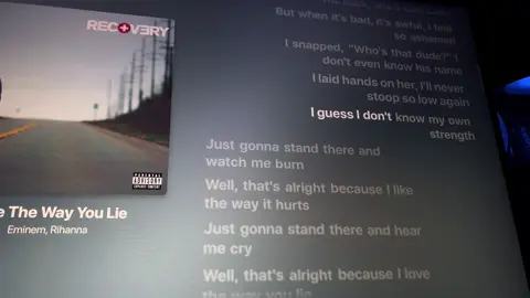 Love the way you lie🖤 Follow for daily lyrics 🖤 #lyrics #spotify #lovethewayyoulie #eminem #rihanna 