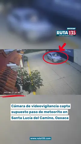 ⚠️☄️Una cámara de videovigilancia captó la tarde del miércoles 28 de agosto el paso de un supuesto meteorito en Santa Lucía del Camino, municipio conurbado de la ciudad de #Oaxaca. La tarde de ayer, usuarios de redes sociales reportaron el paso de un destello luminoso seguido de, presuntamente, un estruendo y la caída de un meteorito en Zimatlán de Álvarez, a unos 30 kilómetros de la capital. Ante la difusión de esta información, autoridades estatales informaron que era falsa la supuesta caída de un meteorito en terrenos del municipio de Zimatlán. Mientras que la Coordinación Estatal de Protección Civil y Gestión de Riesgos (CEPCyGR) informó que investigaba el estruendo que fue reportado por la ciudadanía en esa misma zona. #oaxaca #meteorito #mexico🇲🇽 #ovni 