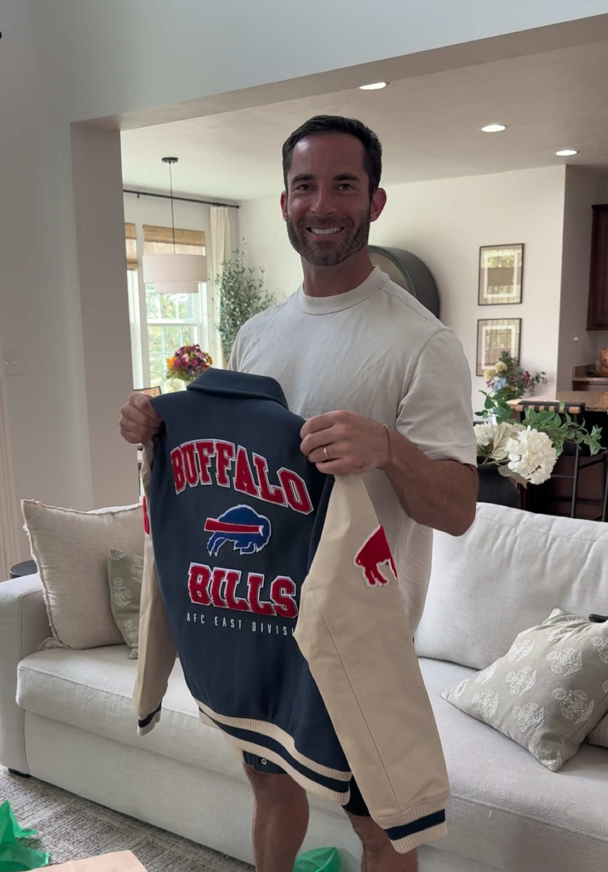 #AbercrombiePartner @abercrombie knew this Buffalo gal couldn’t resist a little prank on her Pittsburgh husband 🏈🤣 #HouseDivided but still looking good doing it😉#demiandtom $50 off $150+, or $25 off $100* from 8/28/2025 – 9/2/2025 *Offer valid in stores and online August 28, 2025 to September 2, 2025 in US/CA. Excludes clearance and gift cards. Discount applied to subtotal before tax and shipping/handling at checkout. Use code TIKTOKAF for an extra 15% Off Almost Everything** **Use code TIKTOKAF at checkout August 28, 2025 to September 2, 2025 in US/CA. Exclusions apply. See details online.