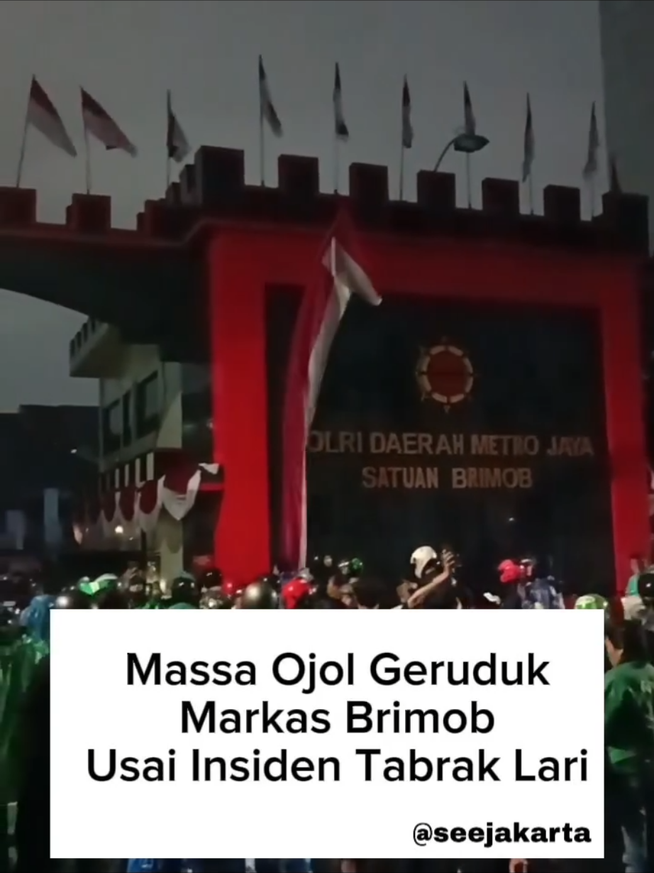 Driver Ojol Geruduk markas Brimob atas insiden Penabrakan Driver Ojol saat Demo. #DriverOjol #Brimob #Mobil #berduka🇮🇩😭😢🙏🤲 