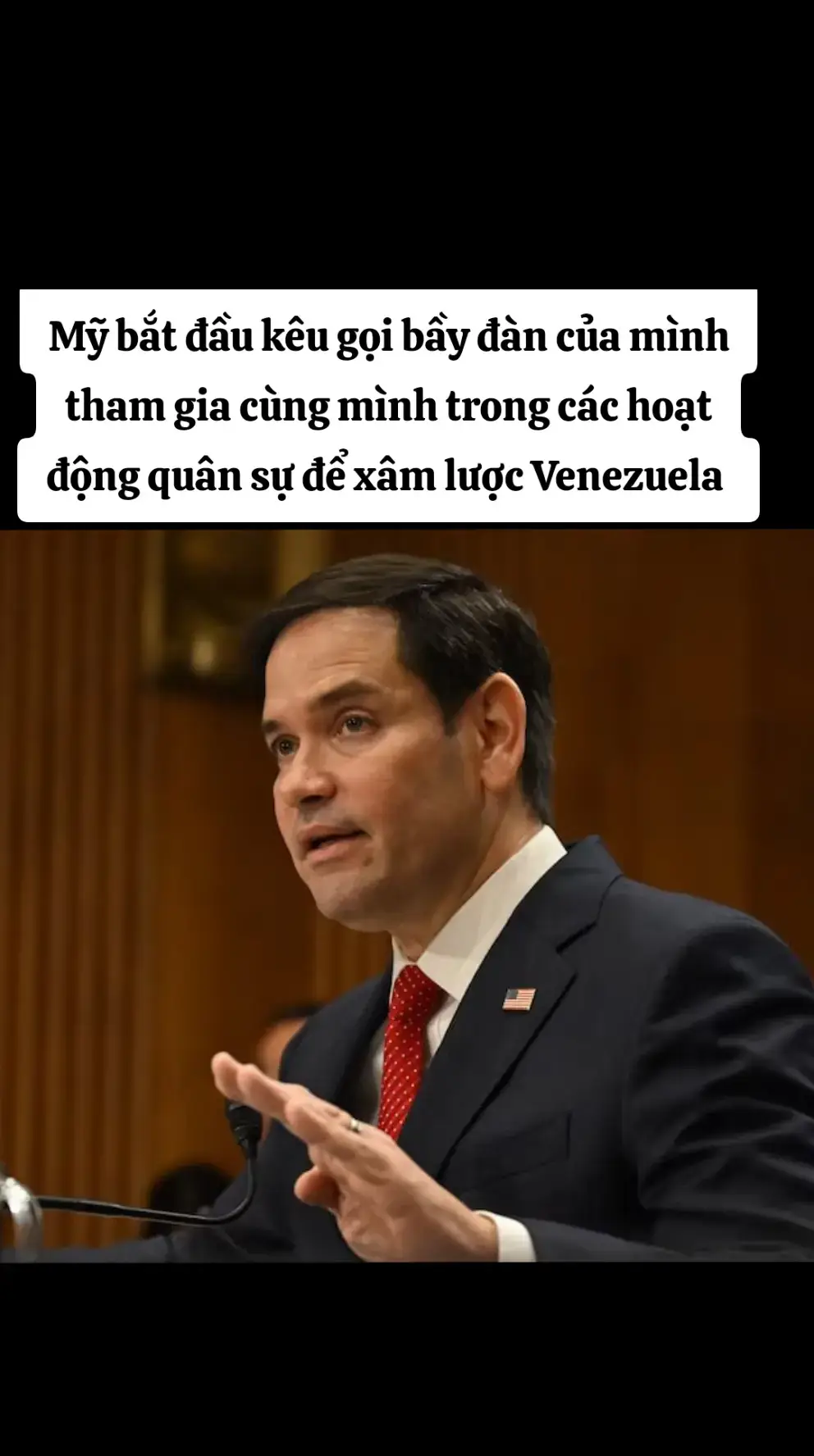 Theo truyền thống quen thuộc , Mỹ đã bắt đầu các hoạt động ngoại giao để mở  một liên minh chuẩn bị xâm lược Venezuela.  Hôm nay, bộ ngoại giao Mỹ vừa thông báo, ngoại trưởng Hoa Kỳ Marco Rubio đã bắt đầu các cuộc đàm phán quan trọng với Mexico, Canada, Ý, Vương quốc Anh và Pháp để tham gia các hoạt động quân sự ở vùng Caribe chống lại các băng đảng bột mì, theo đài ABC España đưa tin. Như vậy, có thể khẳng định rằng, điểm nóng mới trên thế giới, gần như sẽ là Venezuela. Mỹ và bầy của mình sẽ tiếp tục biến 1 đất nước xinh đẹp thành 1 đất nước hoang tàn đổ nát.  Hạm đội 4 của Hoa Kỳ đã đã tập trung 5 tàu chiến các loại , bao gồm cả tàu ngầm ngoài khơi Venezuela. Và 2 tàu chiến tại kênh đào Panama để kiểm soát  hoạt động tiếp viện nếu có của quốc gia khác tới Venezuela.  Venezuela đã làm gì sai để Mỹ phải đưa tàu chiến và huy động nguồn lực, đồng minh phương tây xâm lược nước này ? Thực ra cái lỗi lớn nhất của Venezuela đối với Mỹ và phương tây là, có quá nhiều dầu và tài nguyên, nhưng không cho Mỹ và phương tây dùng chung.  #gocnhinchinhtri #hoaky🇺🇸 #venezuela🇻🇪 