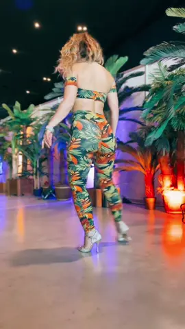 Styleling dance Kizomba  @kizombaOficiel  @kizombaOficiel  @kizombaOficiel @Kizombapopulaire @kizombadance0 @kizombafrance2 #kizomba #dancer #amazing #pourtoi #virale 