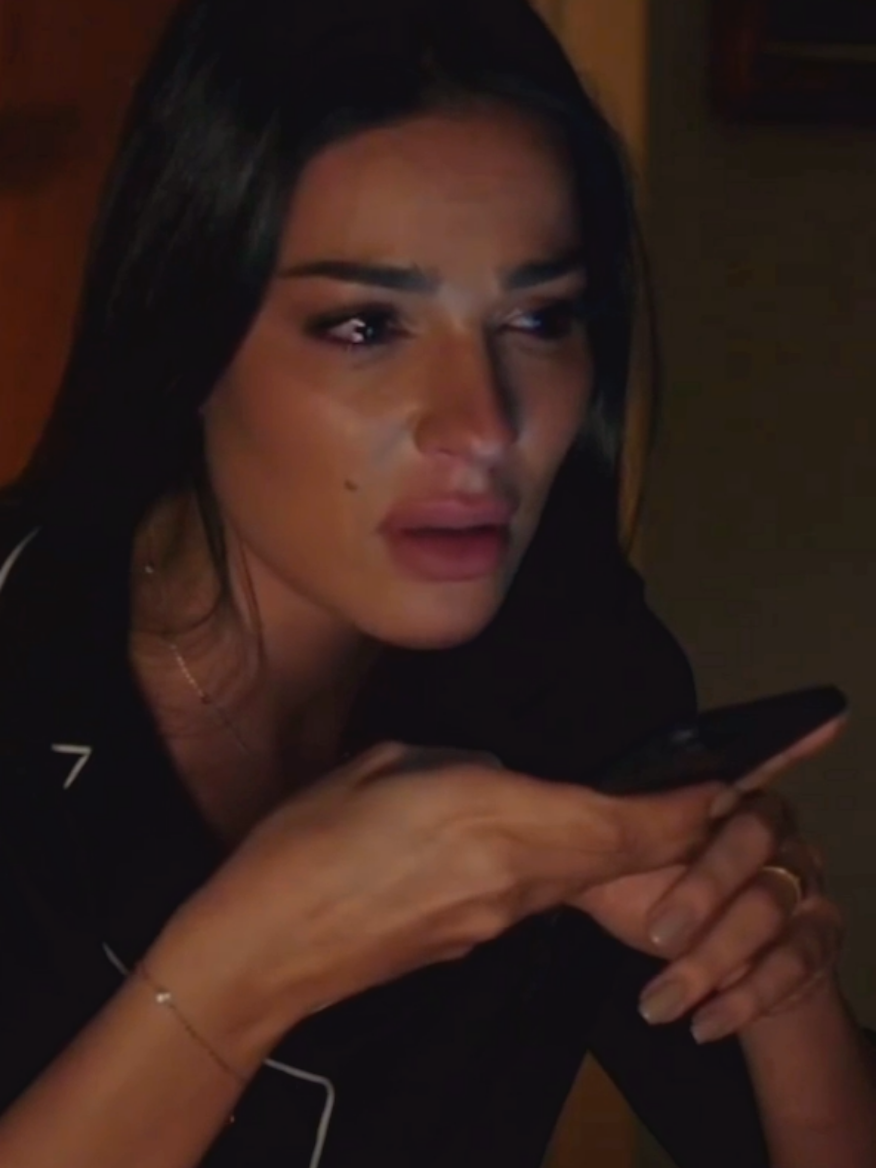 أتمنى أن يبقى قلبي الرقيق  دائمًا بخير وأن لا تُفارق الإبتسامه  أبدًا كَم هيَ مؤلمَة تلكَ الأُمنية ، التي تَطلبُ منَ الحياةِ أن تعودَ بالذينَ لَن يَعودون 💔💔💔