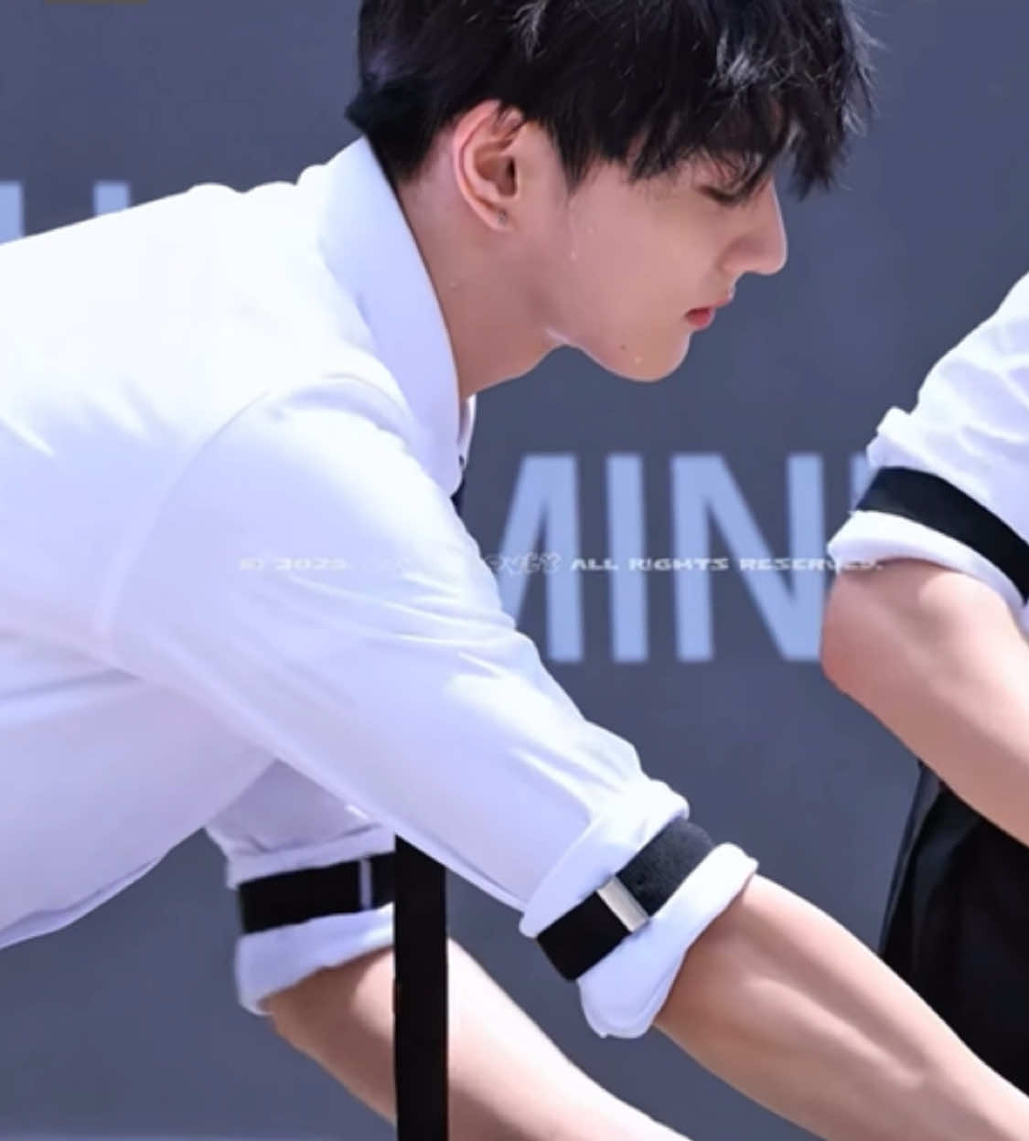 que que é? #jungwon #jungwonedit #bratgenerator #funk #enhypen jungwon edit é grande grosso e macio