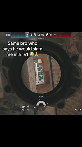 Is bro blind 😭😭 @Xim Prodz #siege #rainbowsixsiege #r6meme #fyp #viral 