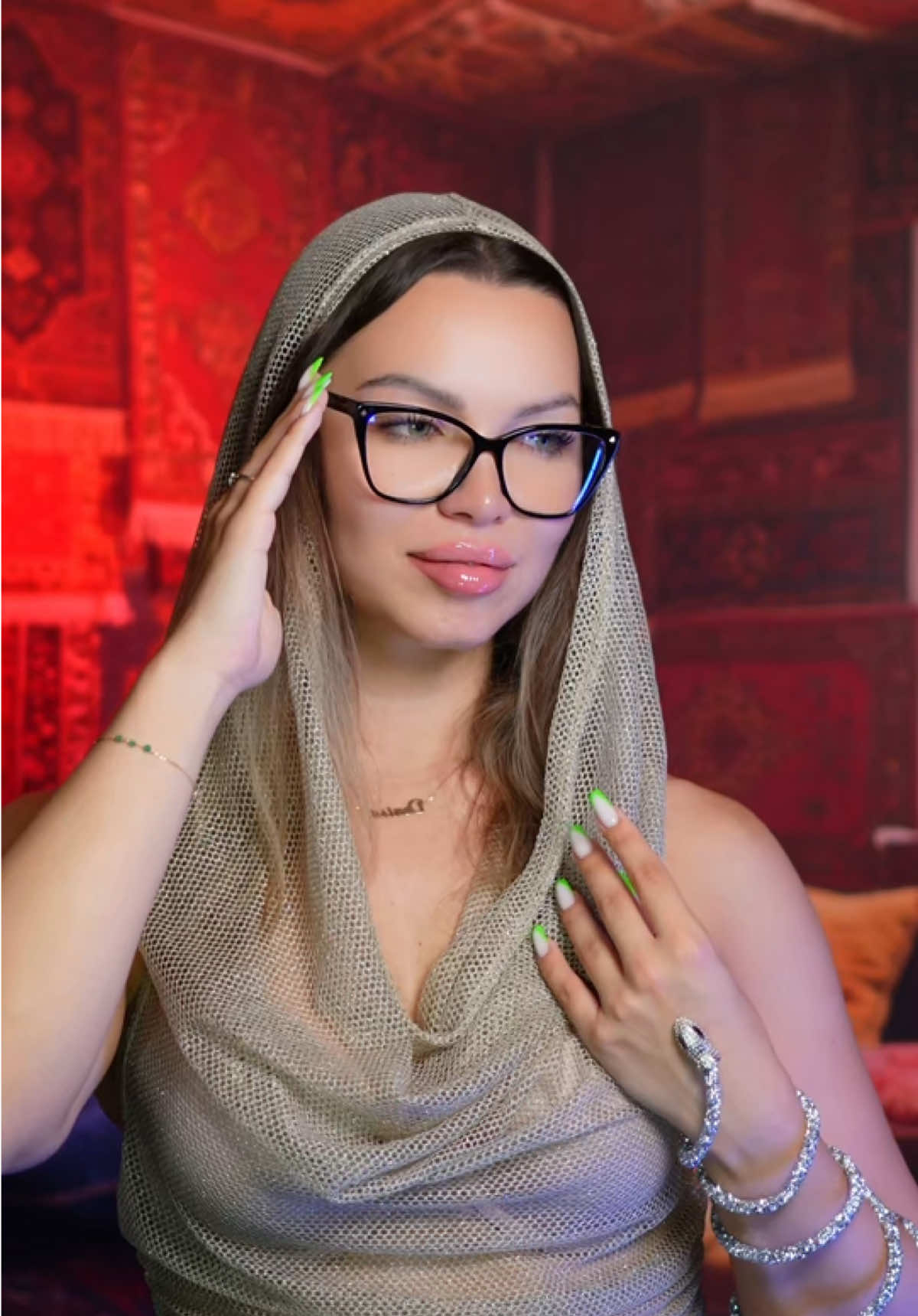 🌟 Intră în lumea mea de dans și energie, unde muzica ridică suflete și vibe-ul e mereu la maxim! 💃🔥 Hai pe live să simți atmosfera și să petrecem ca niște zei ai distracției! 🎶✨ #DanceEnergy #QueenVibes #GoodEnergy #LiveMagic #PartyMood     