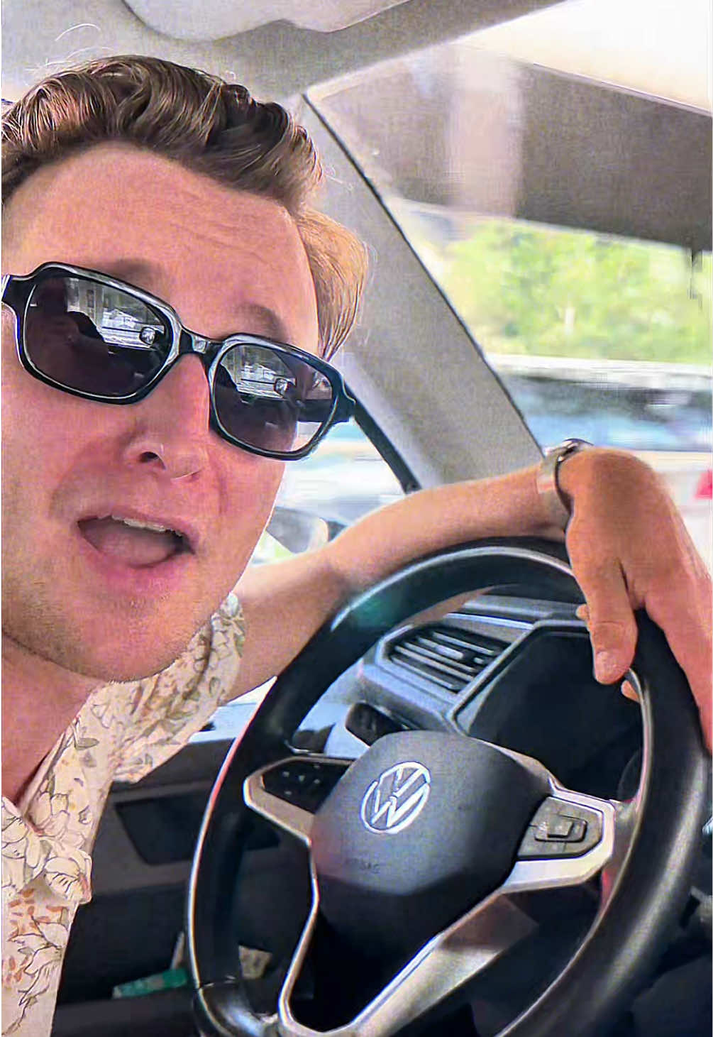 Eyes on the road!!! 🇨🇭🏔️ #dontstopthecar #nickless #80smusic #lipsync #joke 