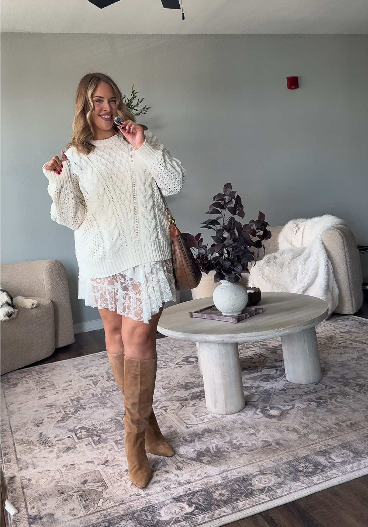 Spooky season = best season! Outfit 🔗 on LTK girlies #midsizefashion #fallfashion #unposedatallangles #chubbyoutfitideas 