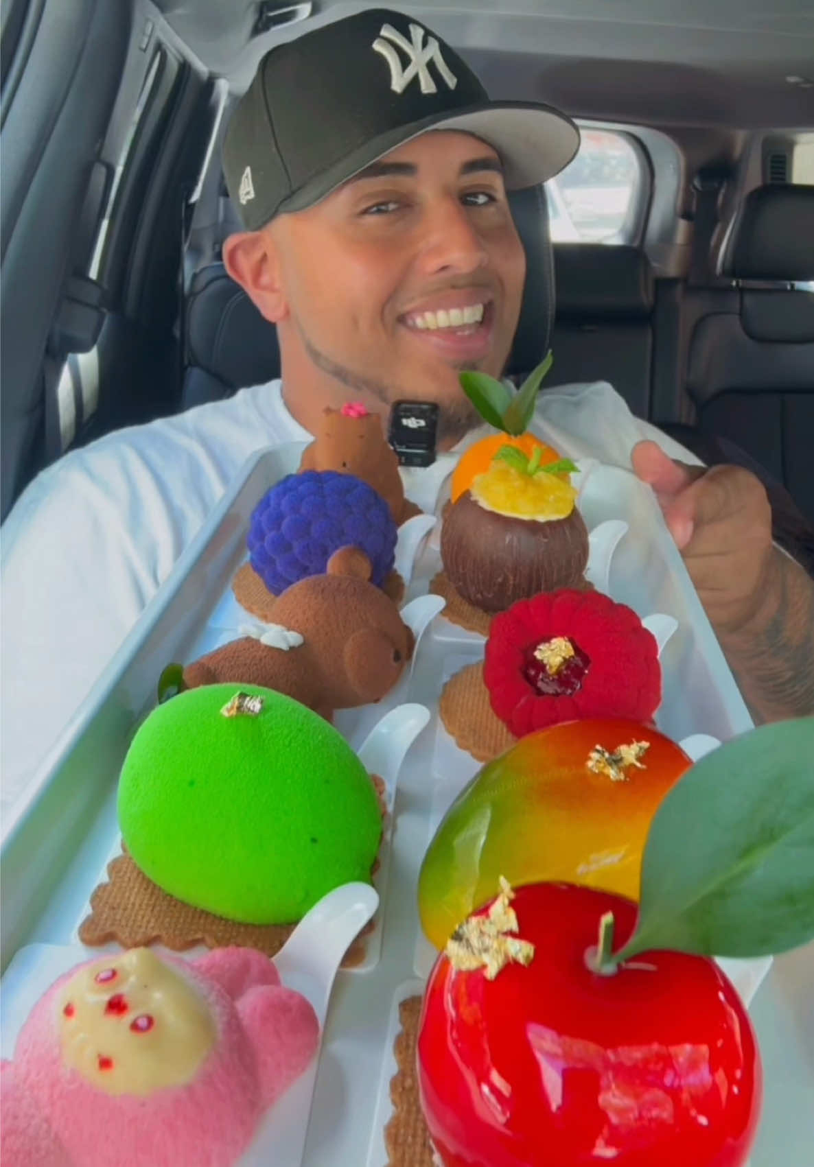 This place called @Happy Cake Bakery NY in the Bronx is said to be making some of the best fruit desserts! 📍 Happy Cake  1979 Jerome Ave, Bronx, NY 10453  #fyp #Foodie #foodtiktok #foodreview #dessert 