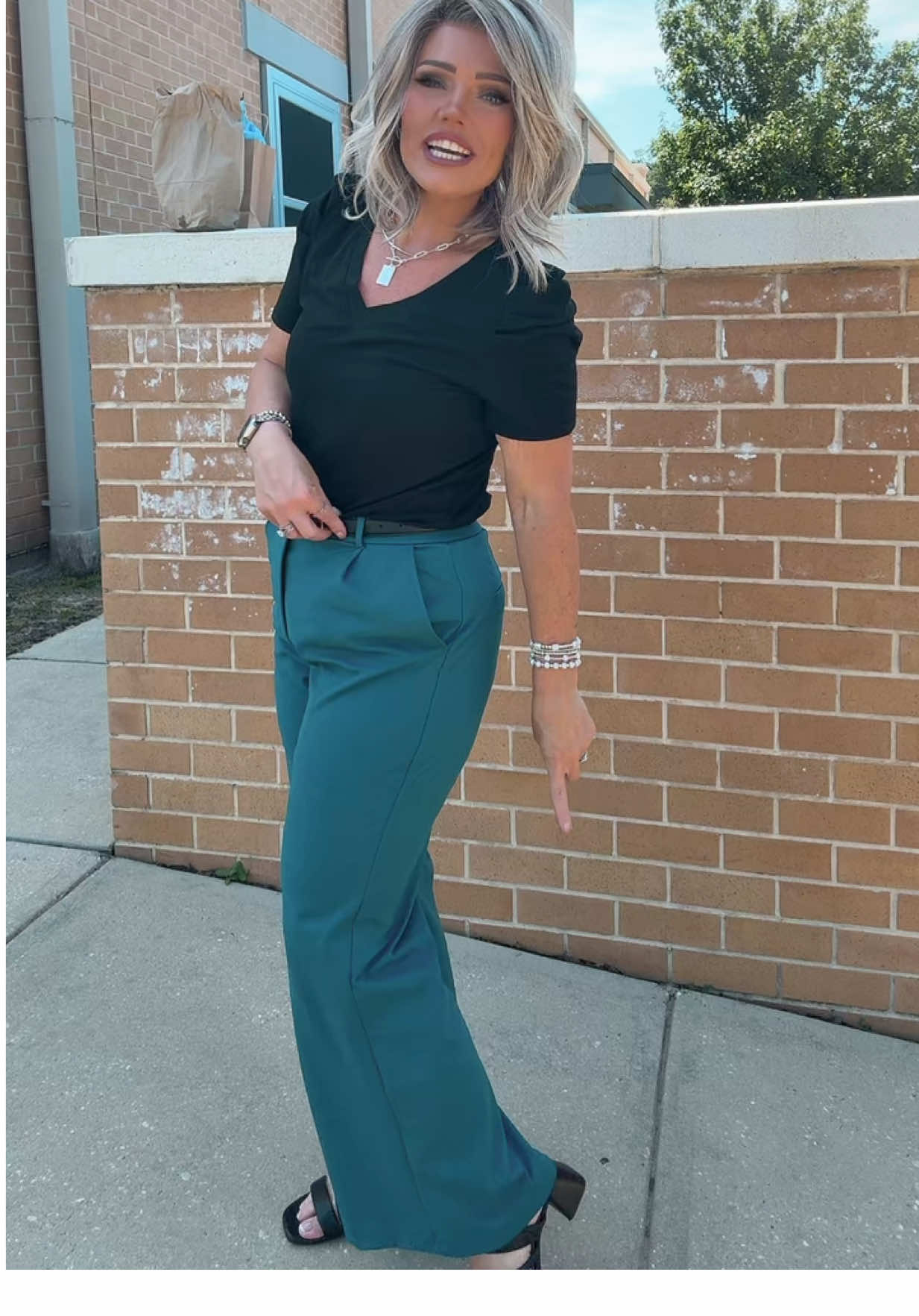 @Halara Workleisure work flares are my new favorite pant! #halara #OOTD #workootd #businesscasual #tiktokshoplabordaysale 