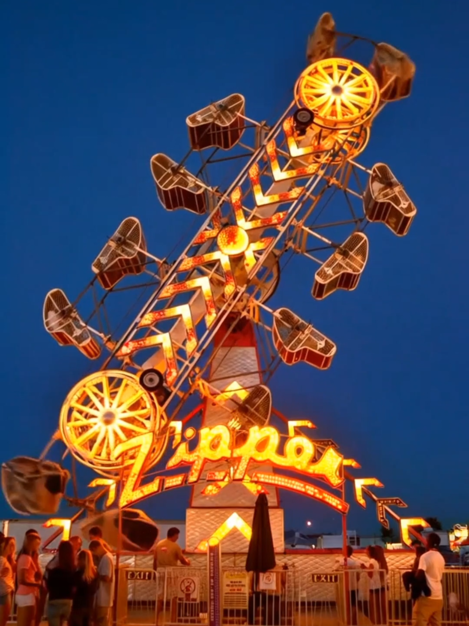 Chaotic Carnival Disaster. Malfunction causes thrill ride to collapse. #themepark #thrillride #OhNo #failvideo #carnival 