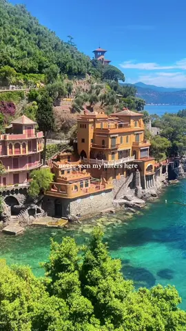 That’s my dream house right there…😍 #delulu #portofino #LIVEIncentiveProgram #GenuineInteractionMatters #PaidPartnership 