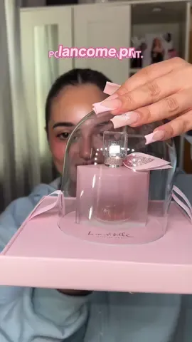 life isn’t real🥹 @Lancôme #giftedbylancome #lancomefragrance #lancome #frangrance #frangrancetok 