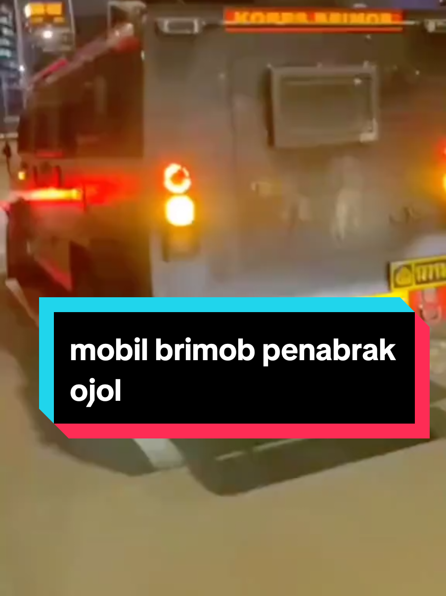 mobil penabrak ojol dikejar pendemo #ojol #demo #brimob #chaos  #creatorsearchinsights 