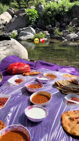 وحشتني صباحات بلادي، اللي كنت أصحى فيها وأنا مطمّنة ومافيش في قلبي غربة😞❤️‍🩹. #اليمن🇾🇪 #إب #وادي_بنا #أُم_ودّ #صباح 