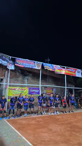 semi-final Vokja Cup Kedung Jambu di meriahkan oleh @Alfin Farika @AJIL_09  #ngawi24jam #volimaniangawi #volleyballplayer #VokjaCup 