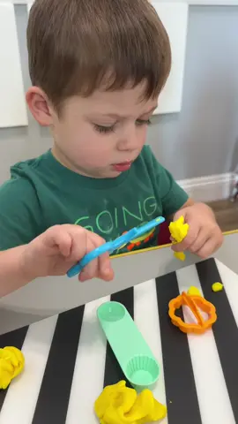 Play-Doh = fun AND learning! 🎨👐 Builds fine motor skills, sparks creativity, and helps kiddos focus while they play. 💡✨ #LearningThroughPlay #PlayDohFun #preschool #prek #homedaycare 