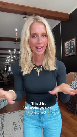 Obsessed with these. Feel like butter 💋❤️#shirt #fashioninspo #fashiontiktok @CRZ YOGA 