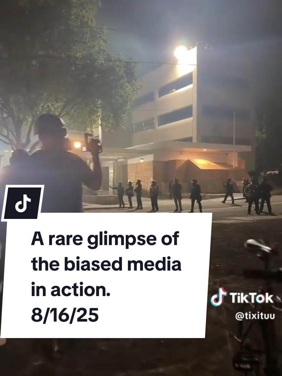 Portland, OR: These bad doggies don't like us aiding each other. Remember, we keep each other safe! #portlanddogpark  #OccupationAgainstDeportations  Follow the original content creator for more up close coverage of all this weekend's action: @tixituu 