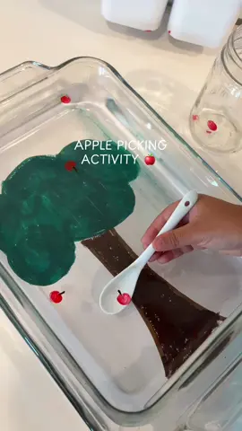 Magic Apple Picking 🍎🌳  Such a good fine motor activity to do with your little ones!  #scienceforlittles #scienceforkids #scienceexperiments #learningthroughplay #kidsactivities #toddleractivities 