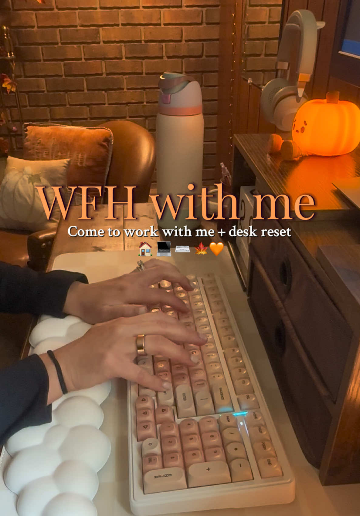 WFH with me | Come to work with me  | I added a few new things to my wfh desk - fall edition 🍁…fall is my favorite season of the year, what’s yours besties? 😁  #workfromhome #wfh #fallaesthetic #workingfromhome #cozyvibes Working from home, come to work with me, desk reset, home office, work vlog, work with me 