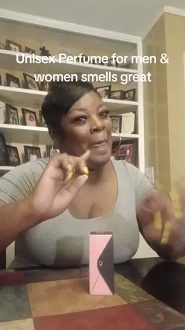 This unisex perfume for men and women smells really good #perfume #unisexfragrance #perfumetiktok #tiktokshop #creatorsearchinsights 