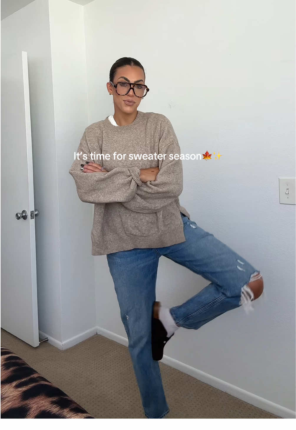 The best most affordable sweater!! 🍁✨It’s perfect for fall! #fallfashion #sweaterweather #sweater #sweaters #sweaterstyle #falloutfits #falloutfitinspo #TikTokShopFashion #tiktokshopcreatorpicks #falldealsforyou #tiktokshoplabordaysale 