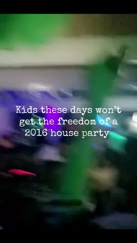 What a time to be alive. Thank his is why I enjoy grandma activities now. #2016throwback #houseparty #2016vibes #throwback #housepartyera 