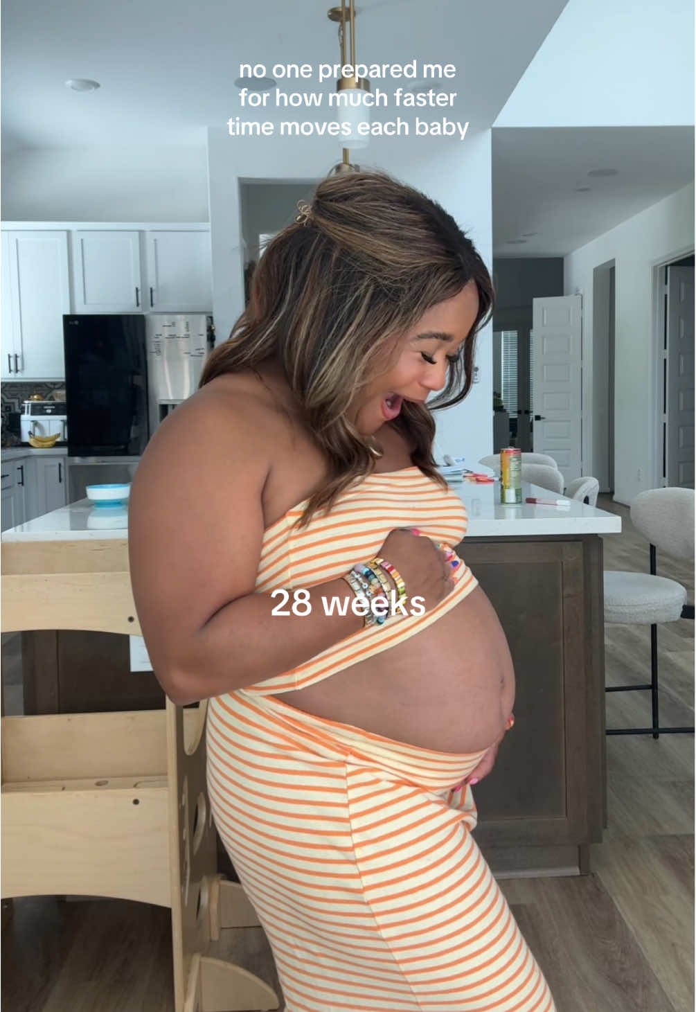 time moves even quicker with each pregnancy bc theres no way I’m 28 weeks when I just found out I was pregnant yesterday!!! #pregnant #pregnancy #bumpupdate 