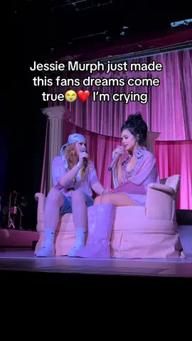 This is the sweetest moment🥹🥹 #jessiemurph 