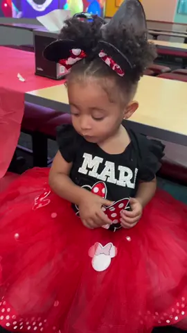 I customized my baby bday outfit and shoes #minniemouse #minniemouseparty #minniemousebirthday #minniemouseears #minniemousecake 