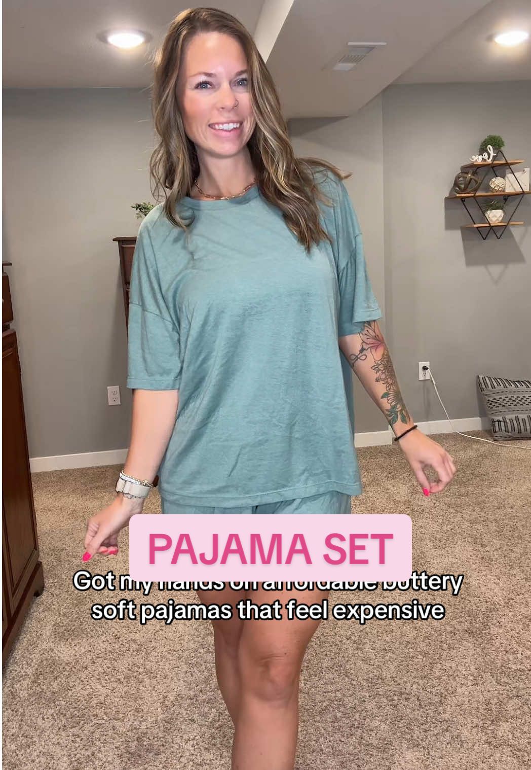 These are SOOO good!! #pajamas @Hanes #pjs #pajamaset 