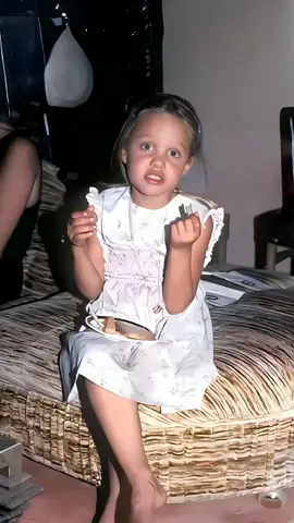 Angelina Jolie: Beautiful Journey Through the years in Hollywood. #angelina #evolution #hollywood #usa 