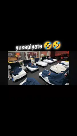 el loco y sus ocurrencias 🤣🤣🤣 @lacasadeAlofoke_oficial🛑 @Lacasa de alofoke @VIRAL @carlos montesquieu @Carlos Montesquieu  @Team Trujillo 🫡 #carlosmontesquie #viraltiktok #lacasadealofoke #casaalofoke #viral 