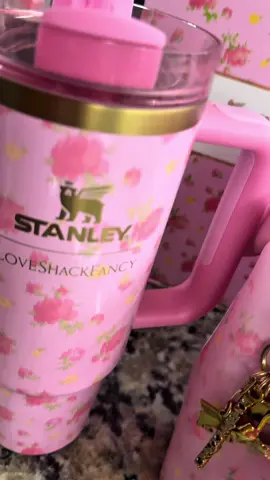 She’s so tea 💖🤏🏼 #CapCut #fyp #StanleyCup #unboxing 