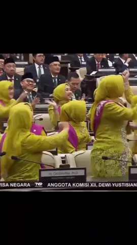 Perwakilan rakyat berjuang untuk kesulitan rakyat. #dprjoget #rakyat #dpr #dprii
