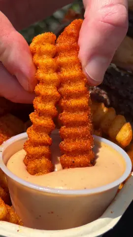 Try to find fries with more seasoning! 💥🍟 Say goodbye to plain fries. 👋🍟 With Kwame B. Secret Rub every smoky, sweet bite will be unforgettable. 🤤  📍Maitland: 400 S Orlando Ave 101  🕚 Wed-Sun | 11 AM - 9 PM  📍Winter Park: 7484 University Blvd  🕚 Wed-Sun | 11:30 AM - 10 PM  #fries #frenchfries #FoodTok #restaurant #orlando   P 