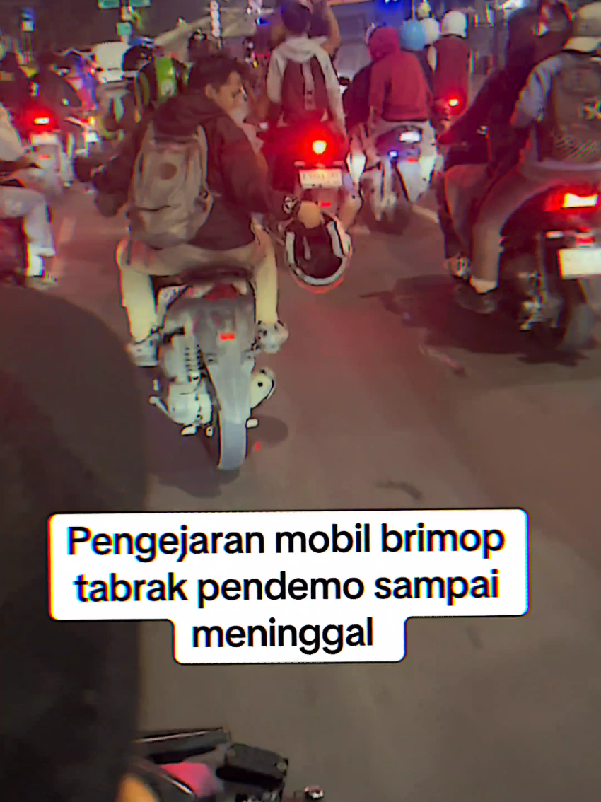 #CapCut  Rakyat vs Aparat 🔥 #ojol #demo #beritaviral #brimob 